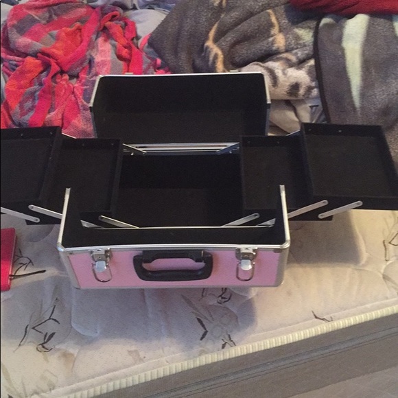 Makeup 💄 box in a good condition - Picture 2 of 2