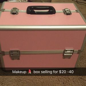 Makeup 💄 box in a good condition