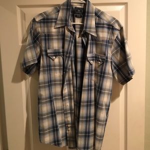 Shirt sleeve snap down shirt