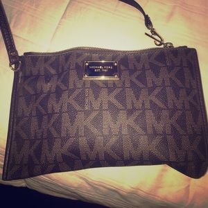 Michael Kors Wristlet Wallet