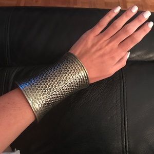 Gladiator cuff