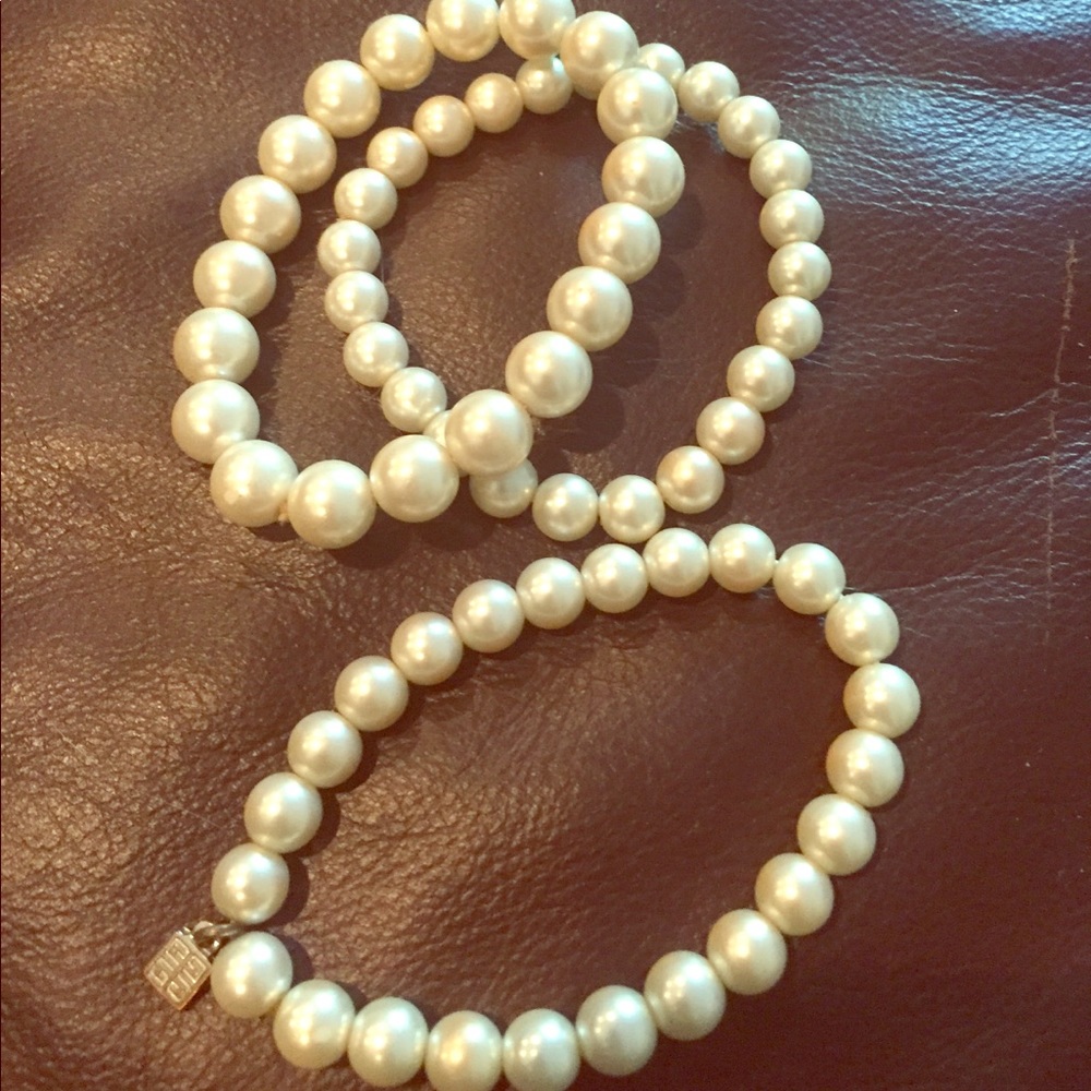 Givenchy pearl bracelet
