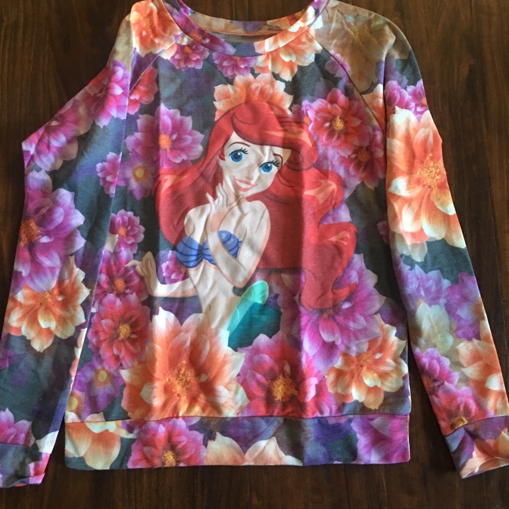 Ariel crew neck🌺