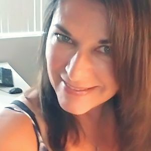 Meet your Posher, Leslie