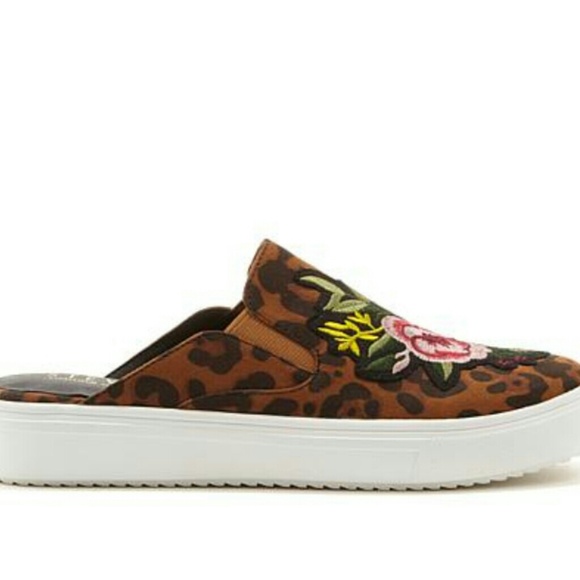 Embroidered Sneaker Mule, New In Box!!!! - Picture 2 of 3