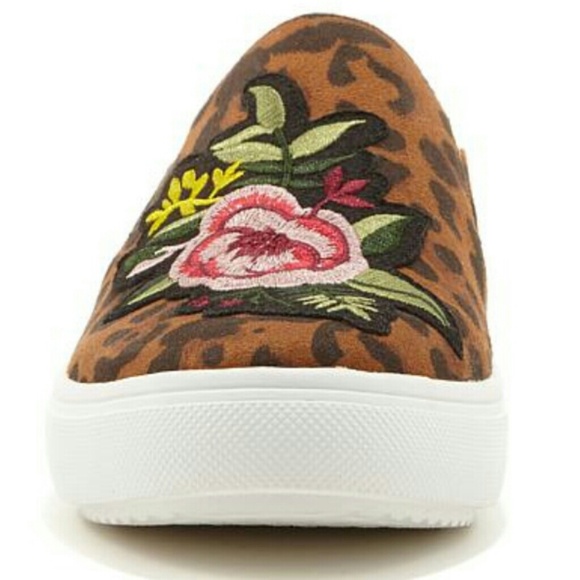 Embroidered Sneaker Mule, New In Box!!!! - Picture 3 of 3