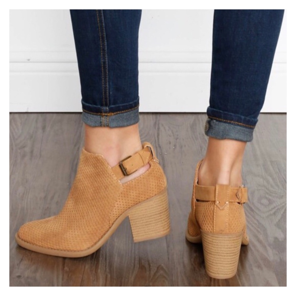 New Arrival- Vegan Suede Ankle Booties, Size 6 - Picture 1 of 3