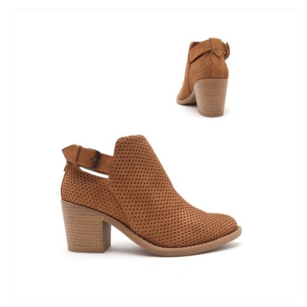 New Arrival- Vegan Suede Ankle Booties, Size 6 - Picture 3 of 3