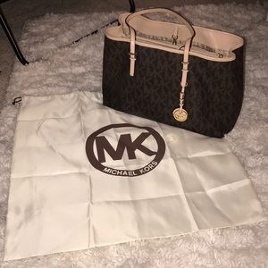 Michael Kors Medium Jet Set Travel