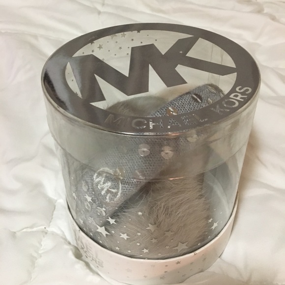 Michael kors ear muffs - Picture 2 of 4