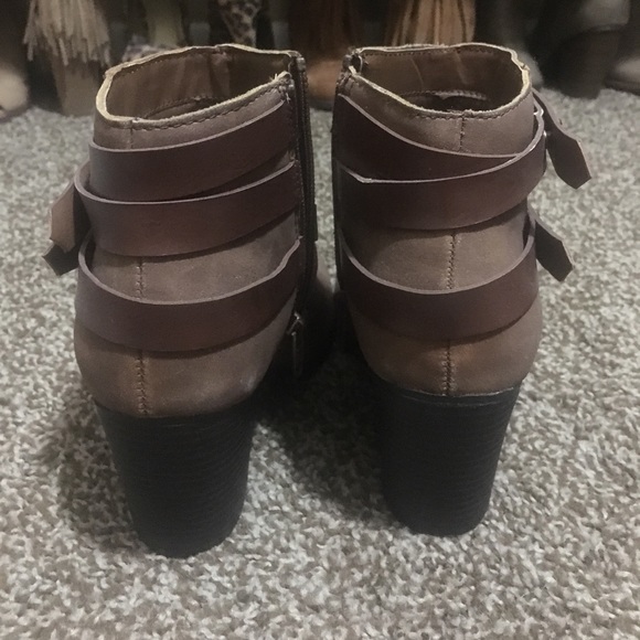 Tan wrap booties - Picture 2 of 4