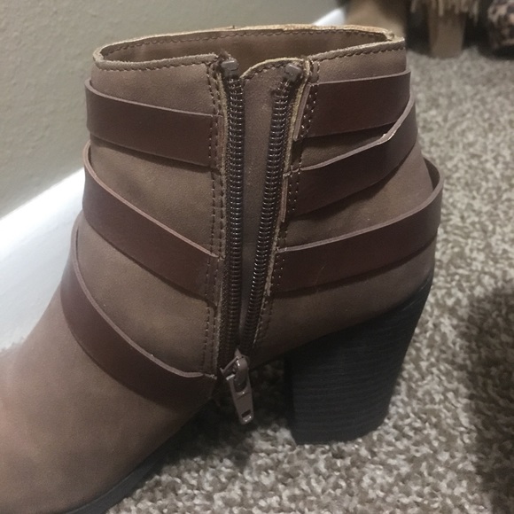 Tan wrap booties - Picture 4 of 4