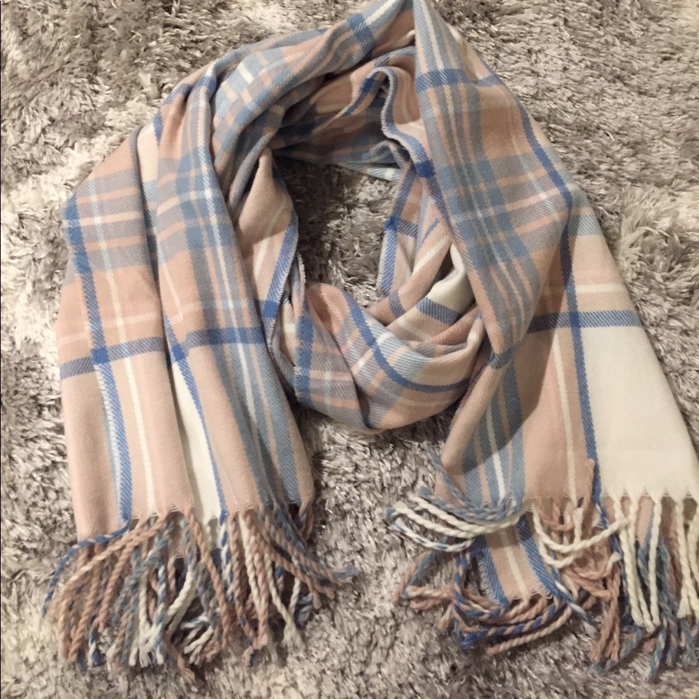 Blanket scarf, plaid. New without tags