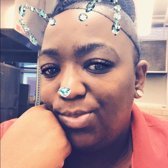 Meet your Posher, Yolanda - Picture 1 of 1