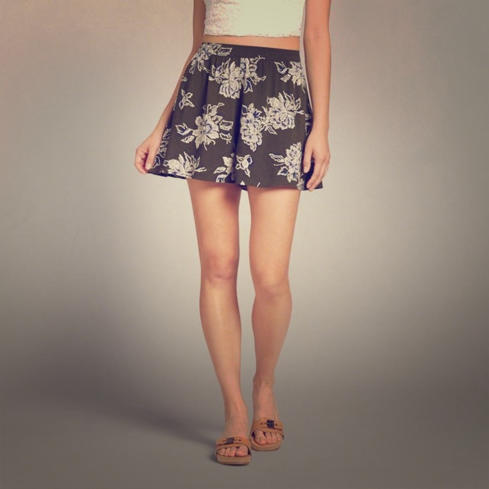 Abercrombie & Fitch floral skorts / shorts