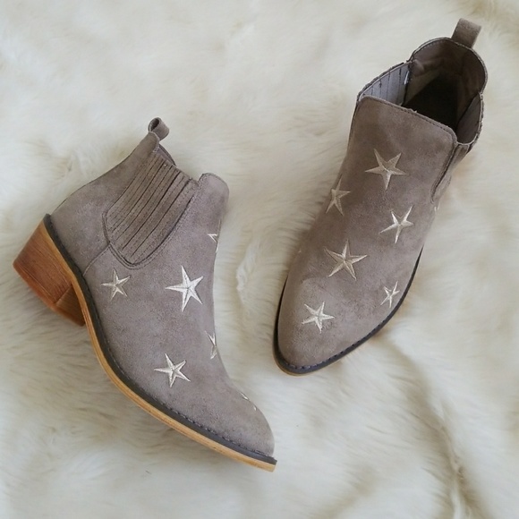 NOT FOR SALE Star Embroidered Boots - Picture 3 of 7