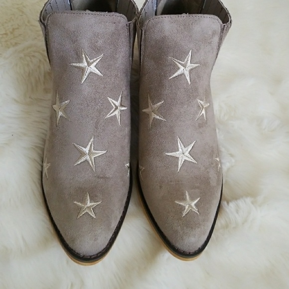 NOT FOR SALE Star Embroidered Boots - Picture 4 of 7