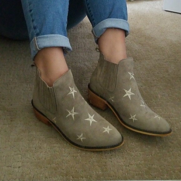 NOT FOR SALE Star Embroidered Boots - Picture 6 of 7