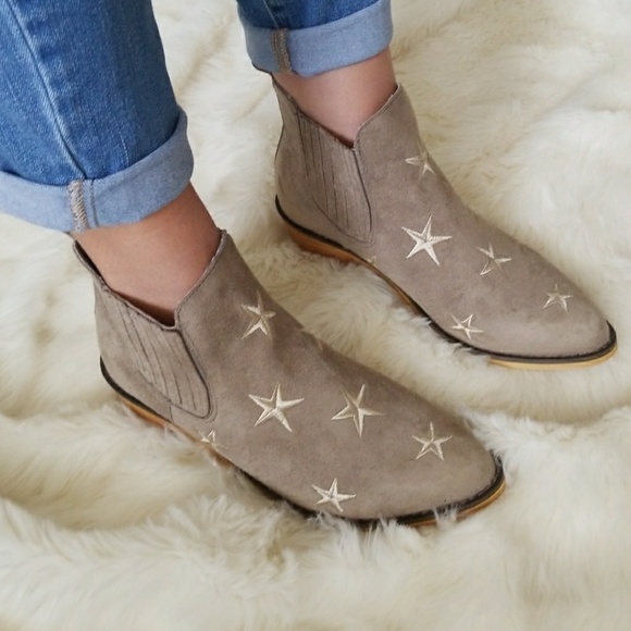 NOT FOR SALE Star Embroidered Boots - Picture 7 of 7