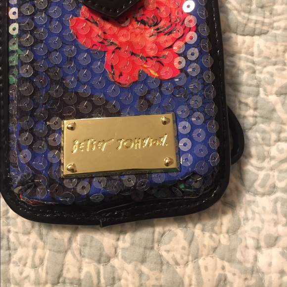 Betsey Johnson wristlet - Picture 4 of 4