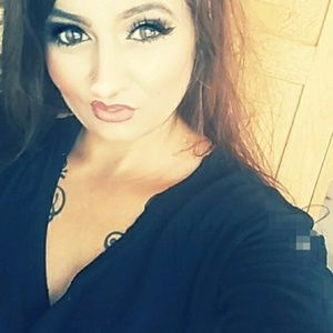 Meet your Posher, April