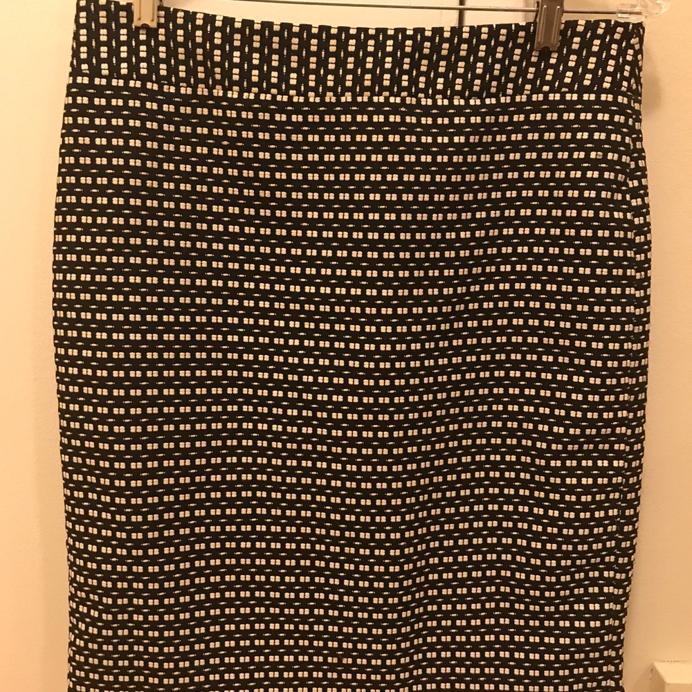 Ann Taylor textured pencil skirt - great condition