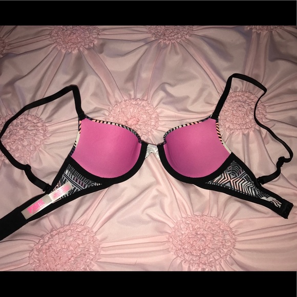 PINK Victoria's Secret Wear Everywhere T-Shirt NWT - Picture 5 of 5