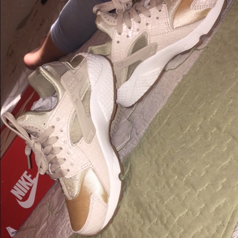 WMNS Air Huarache Run