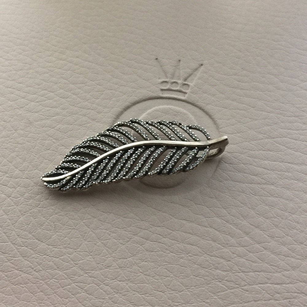 Pandora Light as a Feather Pendant