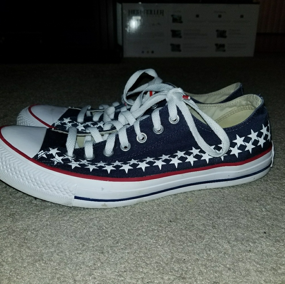 Converse All*Star size 11 men s very uesd Blue