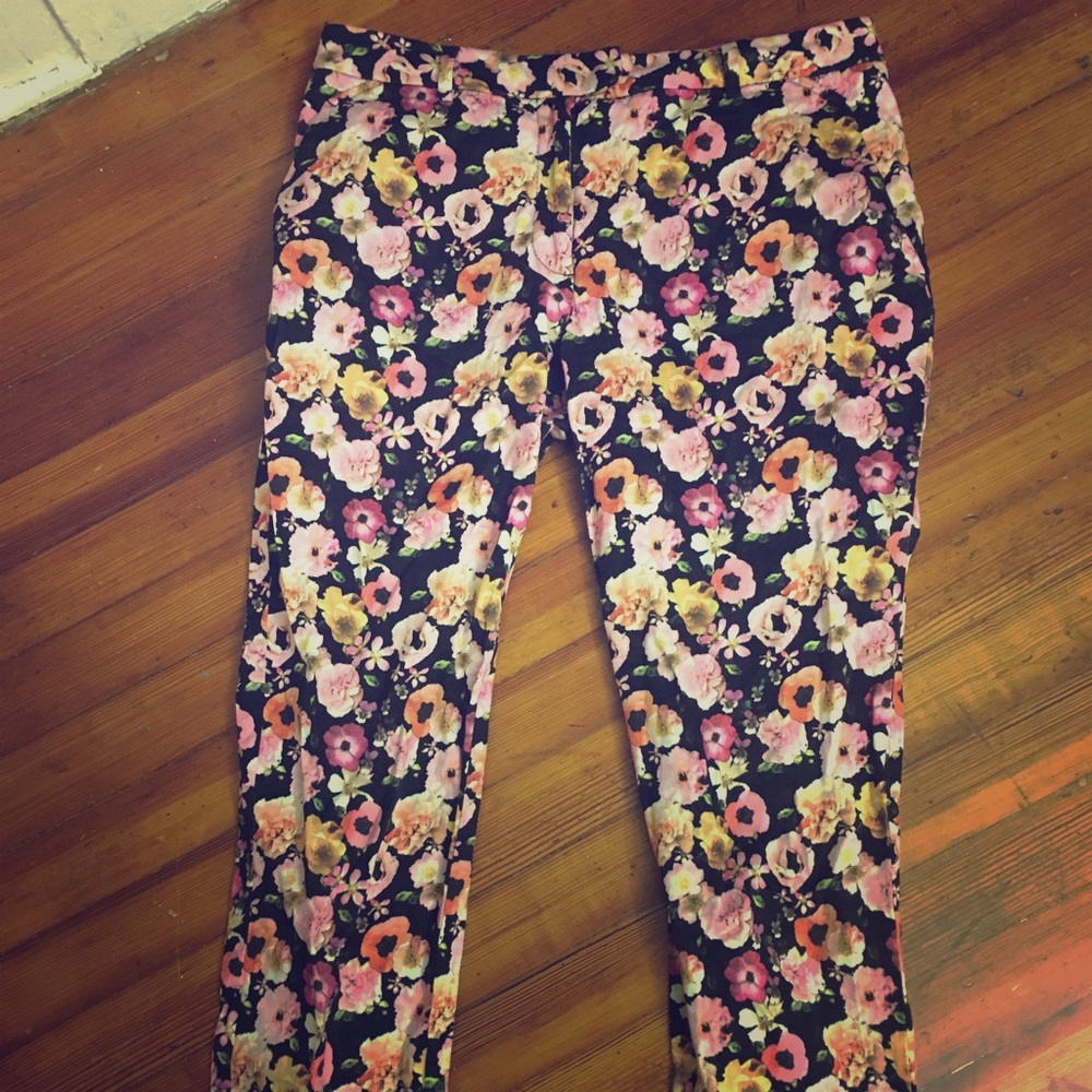 Bold flowery cropped trouser