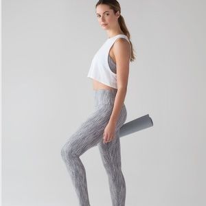 Lululemon arrow Jacquard battleship silver 8