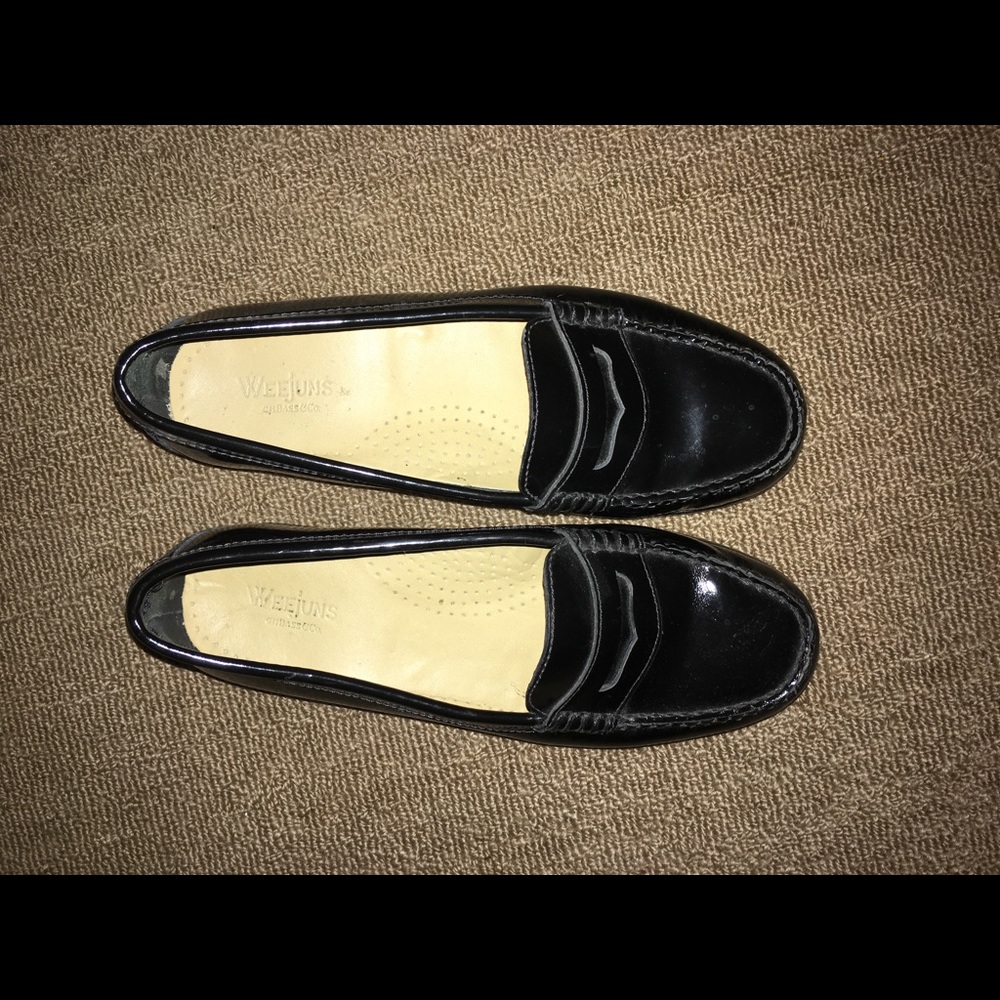 Weejuns by Bass size 7.5 or 7W