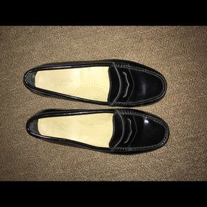 Weejuns by Bass size 7.5 or 7W