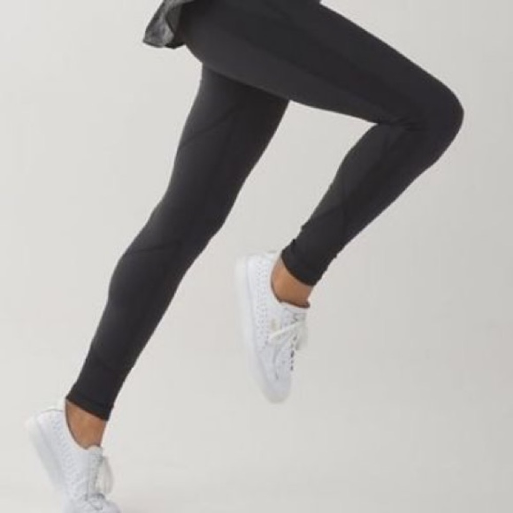 Lululemon DROP IT LIKE ITS HOT legging