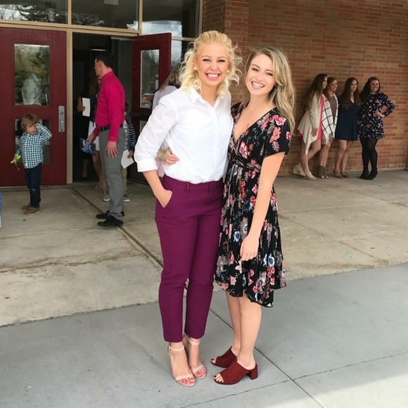 Meet your Posher, Julia - Picture 3 of 7