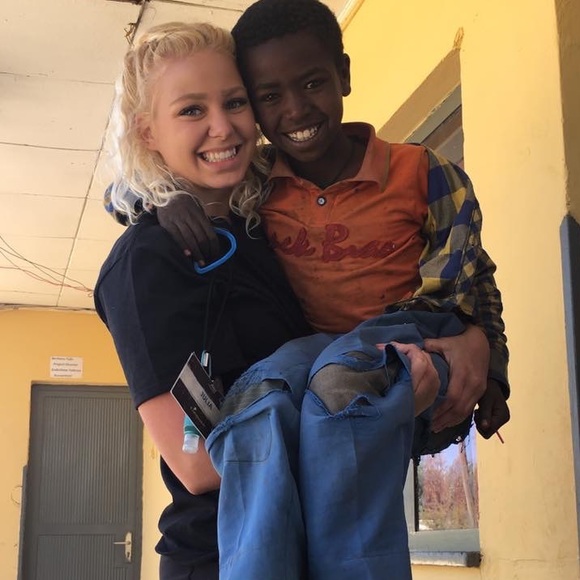 Meet your Posher, Julia - Picture 7 of 7