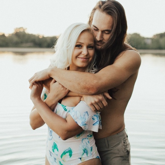 Meet your Posher, Julia - Picture 2 of 7