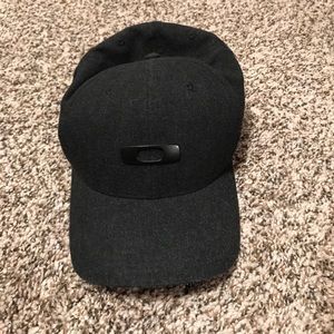 Oakley flex fit hat