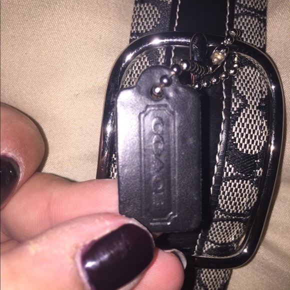 Authentic coach never worn leather belt size small - Picture 4 of 4