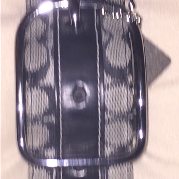 Authentic coach never worn leather belt size small - Picture 2 of 4