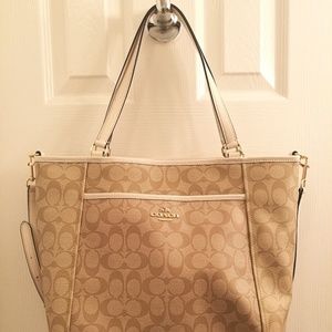Coach Brand NEW Signiture Logo Tote
