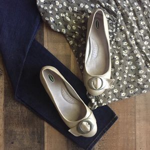 Dr Scholls Metallic Buckle Flats Sz 10