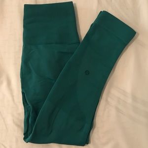 Lululemon Zone In Crop