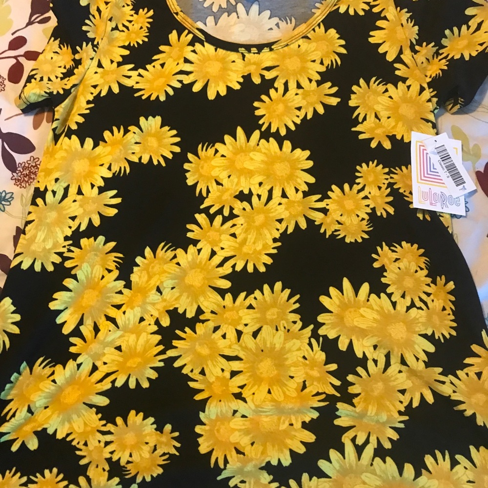NWT Lularoe Sunflowers Small Classic T