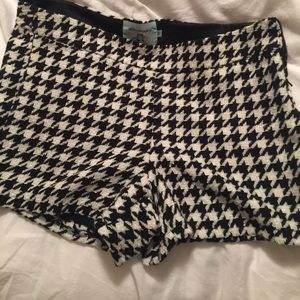 Judith March houndstooth shorts size small
