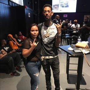 Meet your Posher, Vichara