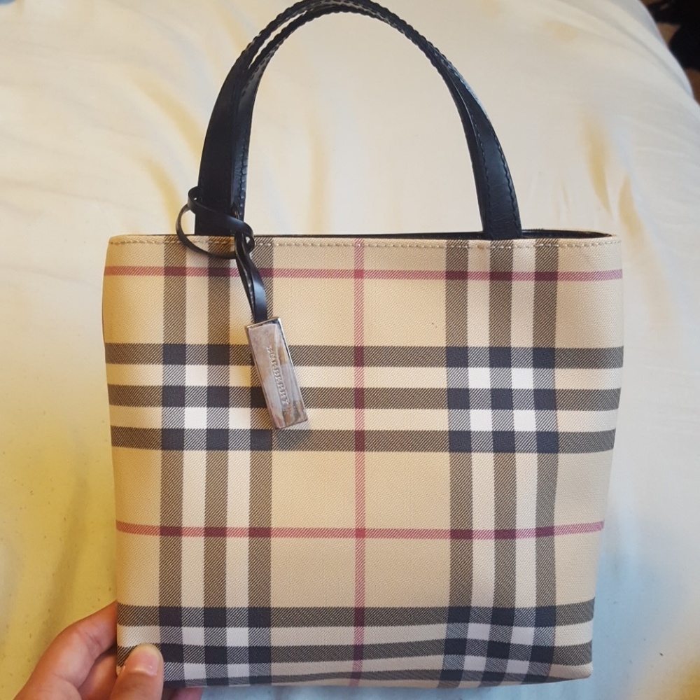 Burberry purse