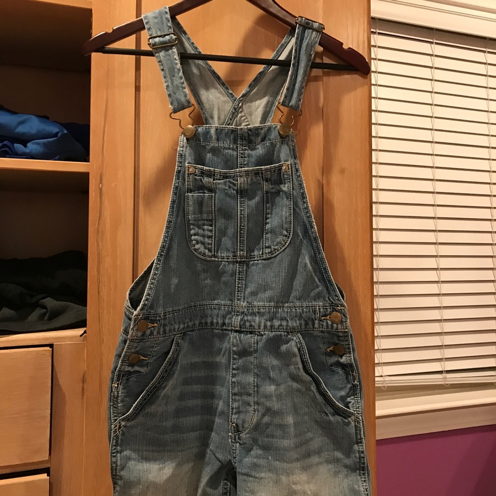 🦅AMERICAN EAGLE OUTFITTERS🦅Overall Shorts