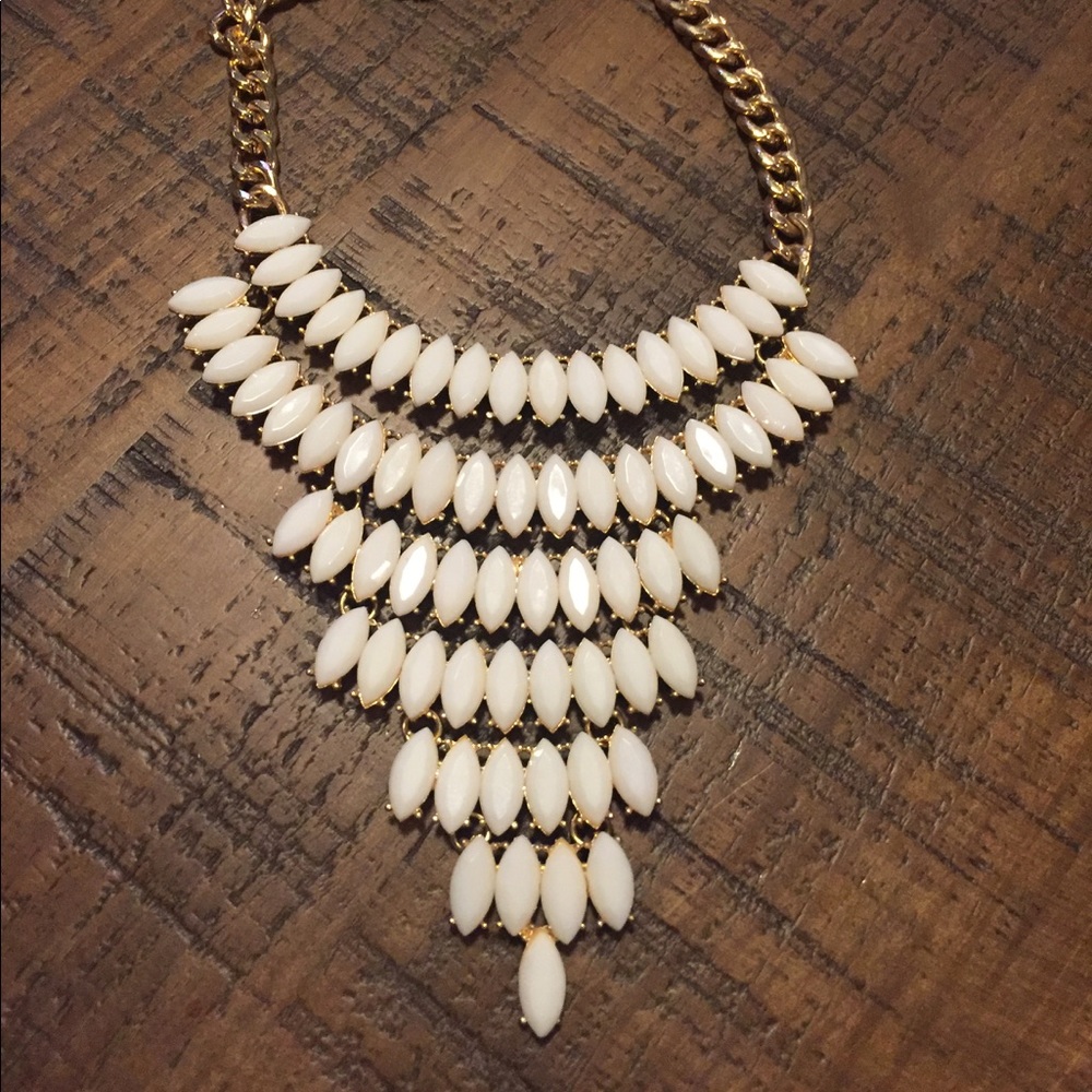 White statement necklace